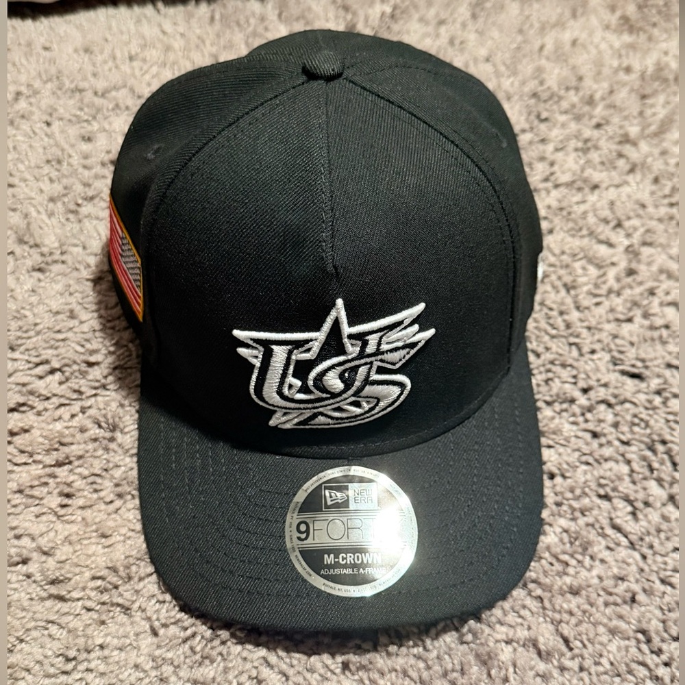 New Era 9Forty Men’s M-Crown Black/White SnapBack Cap
